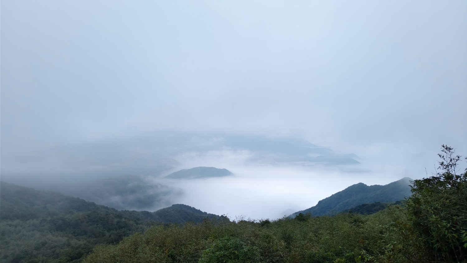 082500h6fmkhckhbm1g7x1 - 旅行杂谈 文化历史 民俗人文 交通贴士 在野 去没有天花板的地方