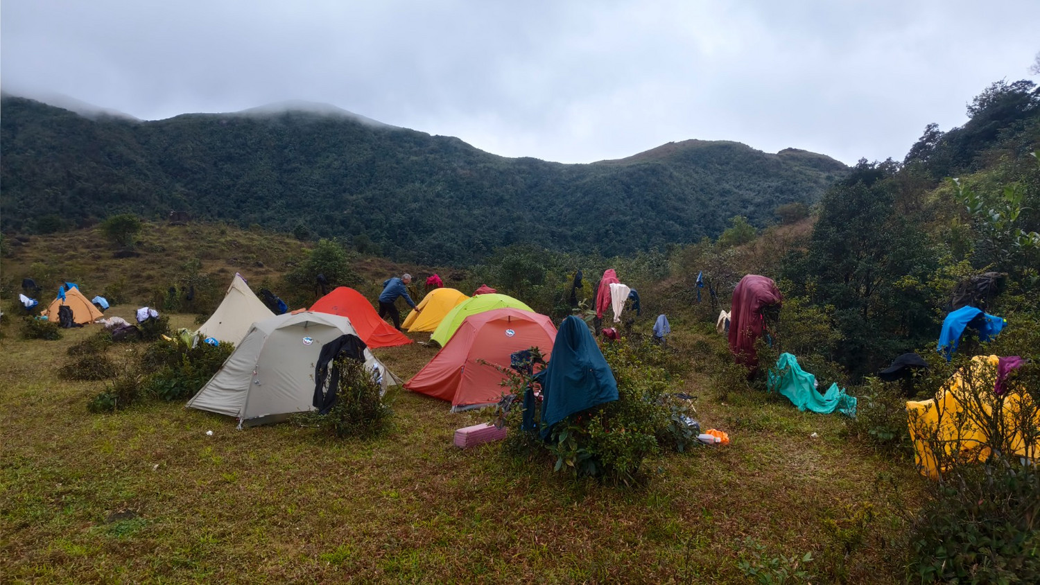 082747rtm4fiekz2uuz8nr - 旅行杂谈 文化历史 民俗人文 交通贴士 在野 去没有天花板的地方
