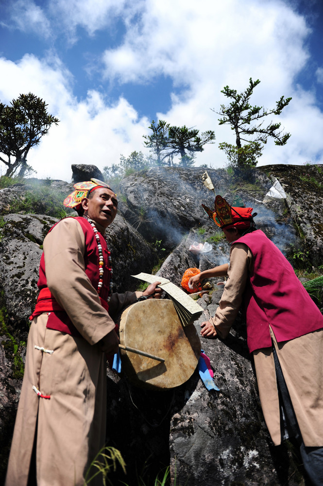 纳西东巴之祭祀自然神——"署"
