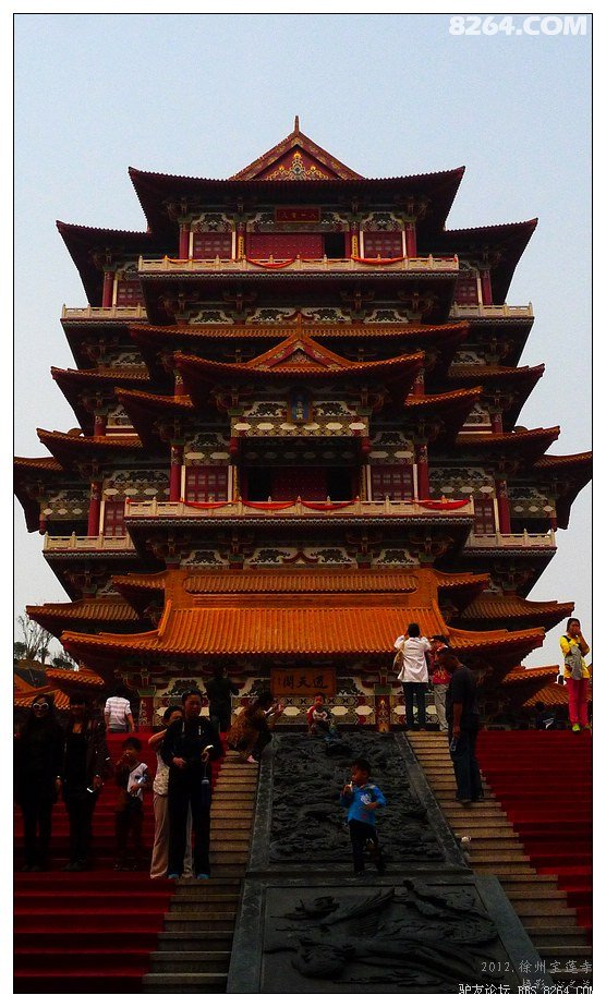 七佛殿之后,便是宝莲寺最精华的部分所在——通天阁.