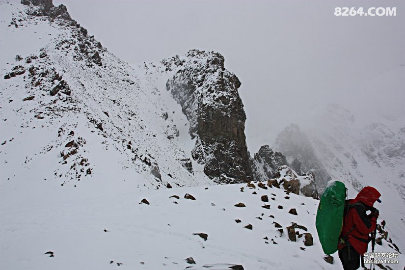 094545jg6kjj86pkkdhpjg - 徒步登山 穿越攀岩 雪山步道 户外路线 在野 去没有天花板的地方