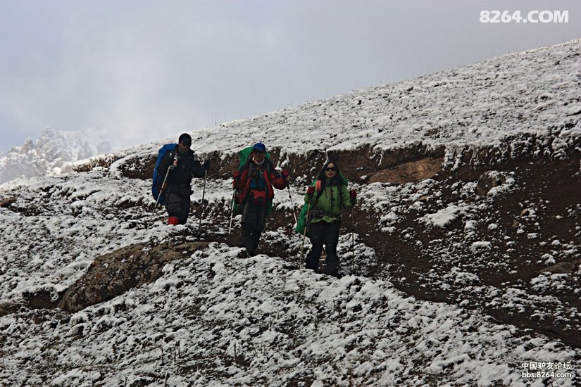 1000103c3gbgiyeeg30lbf - 徒步登山 穿越攀岩 雪山步道 户外路线 在野 去没有天花板的地方