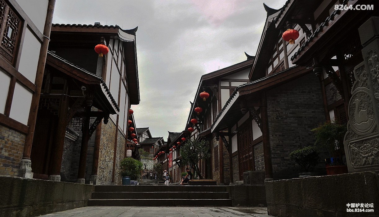 9.重建的仿古街道_副本.jpg
