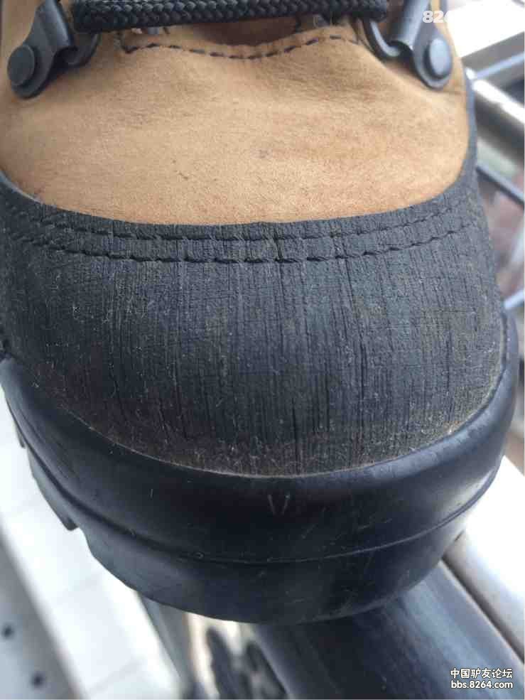 登山鞋的鞋头橡胶龟裂该怎么办?