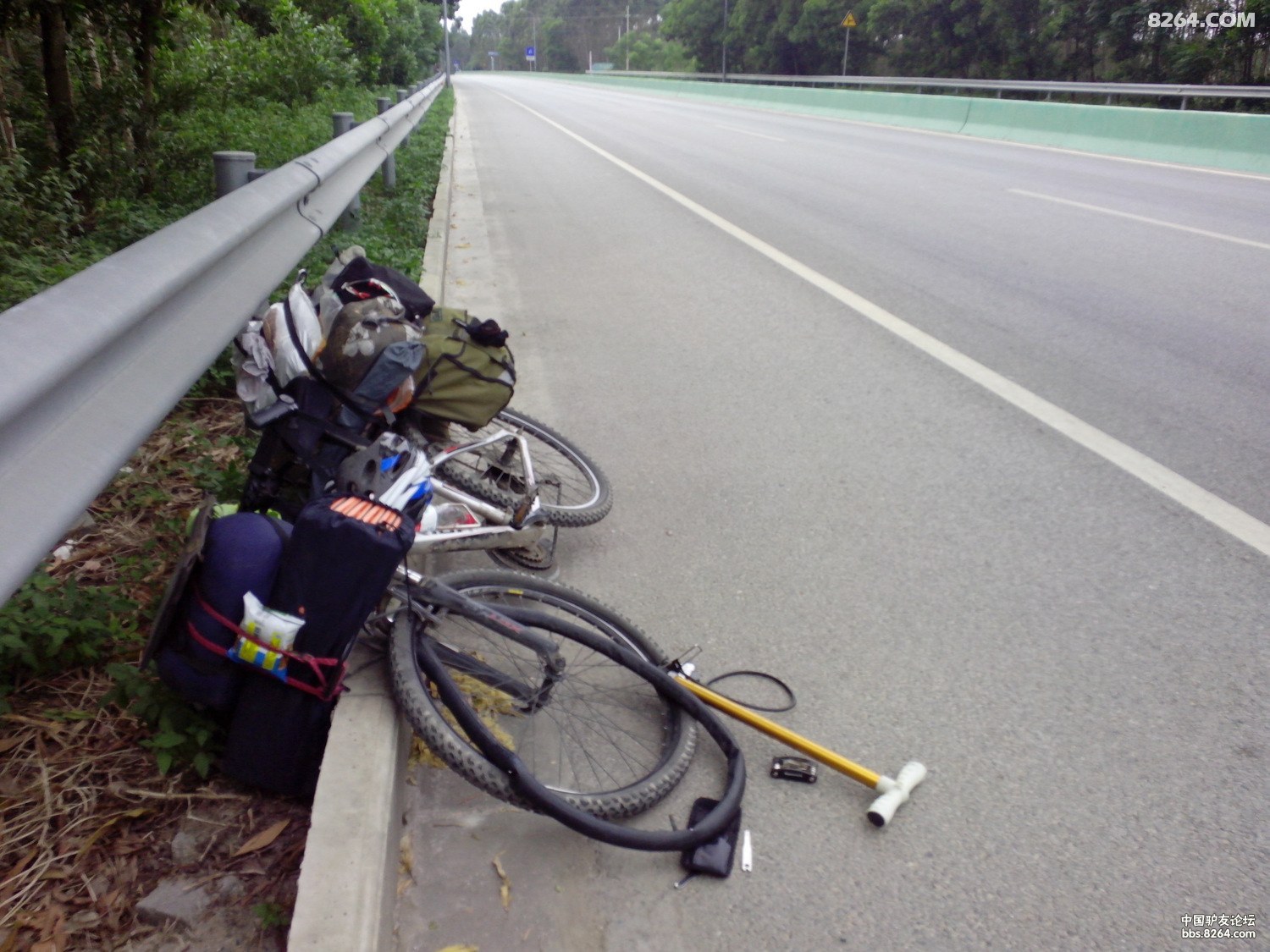 永久更新骑吧王温暖单车环中国后续一人一狗纯徒步拉萨