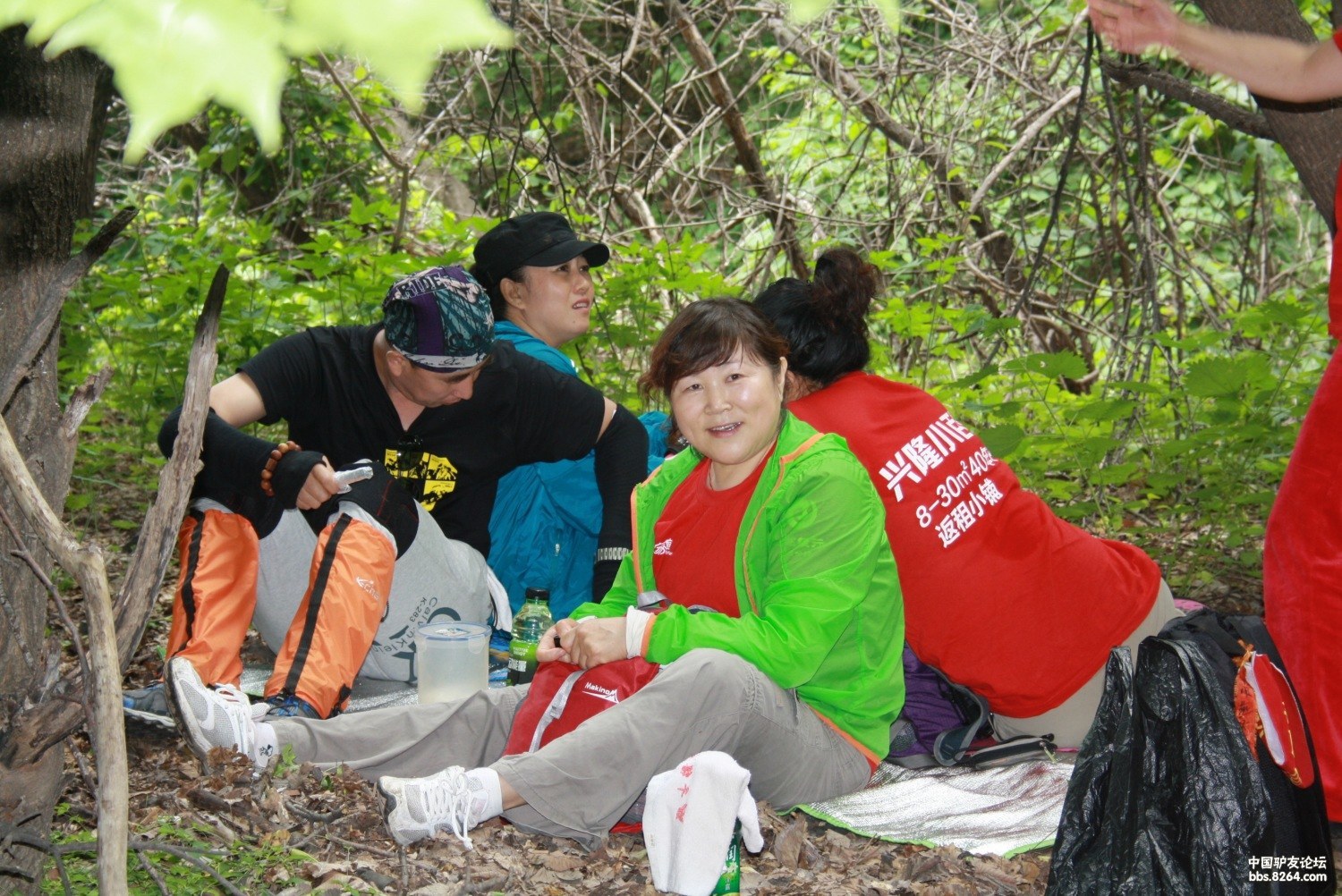 位于抚顺市新宾县南杂木镇的妈妈沟旅游景区,山险石峭,林密洞幽,令游