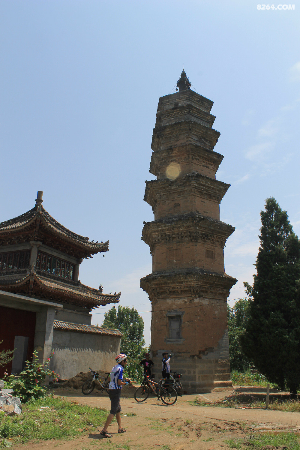 酷暑天攀爬天池寺