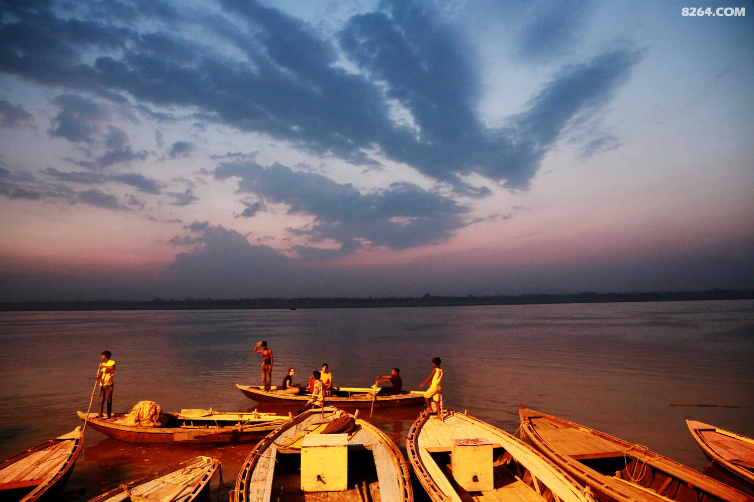 瓦拉纳西恒河夜祭和恒河晨浴