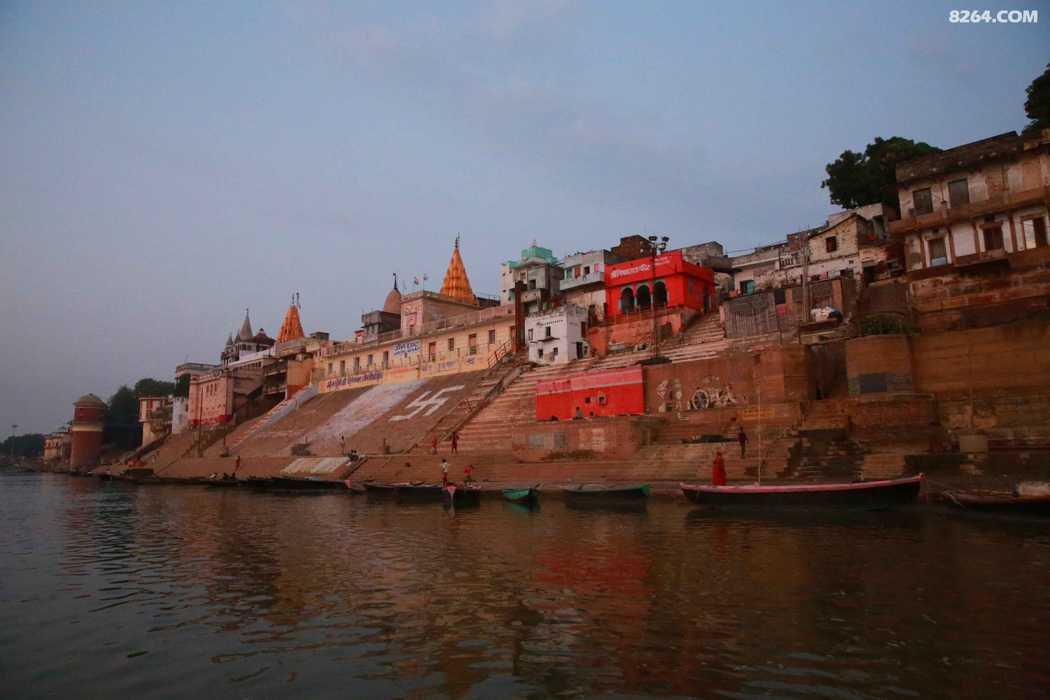 瓦拉纳西恒河夜祭和恒河晨浴