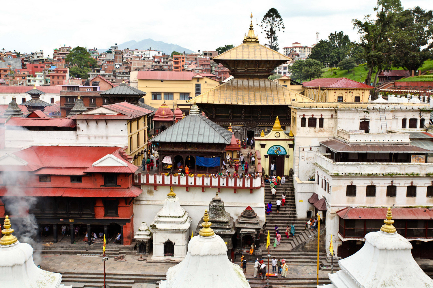 距离加德满都五公里的 帕斯帕提那 神庙,是尼泊尔印度教最重要的