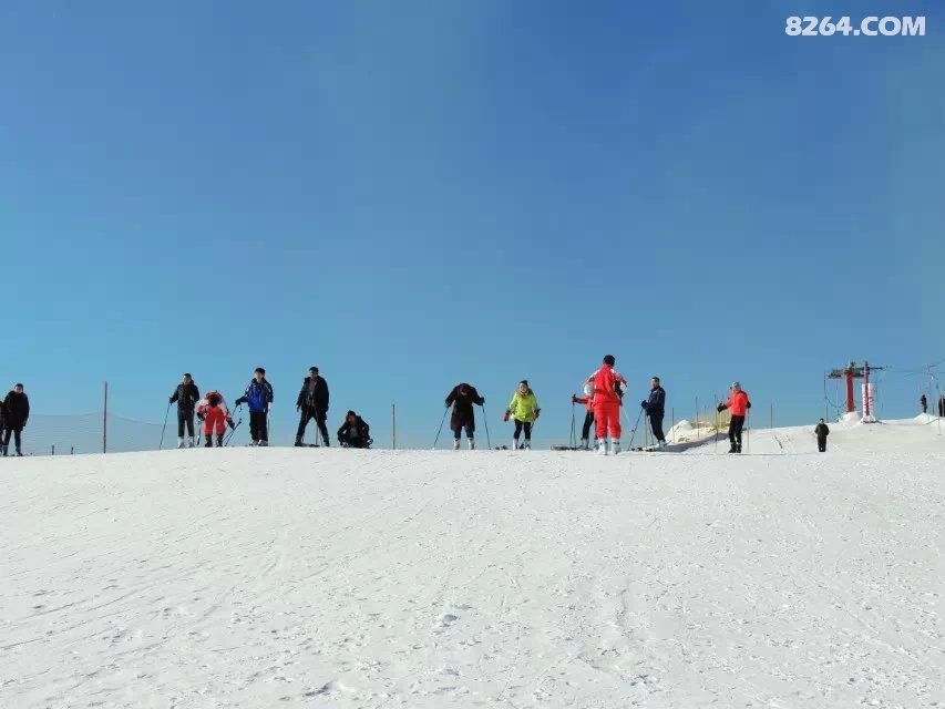 卧龙山国际滑雪场初次滑雪的乐趣