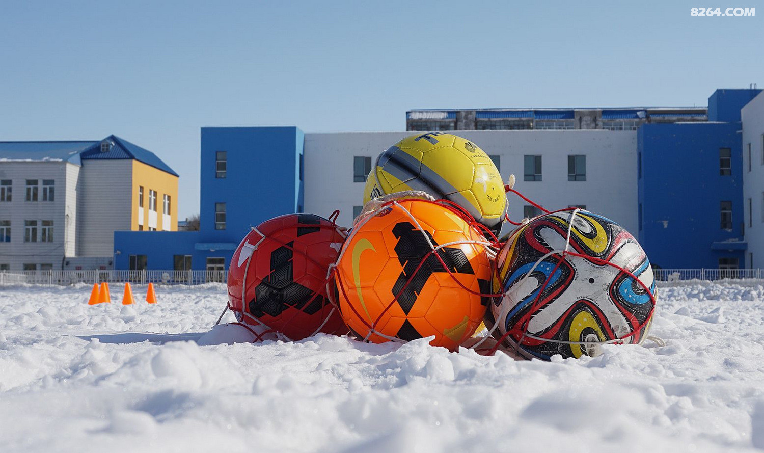 黑河小学雪地足球节