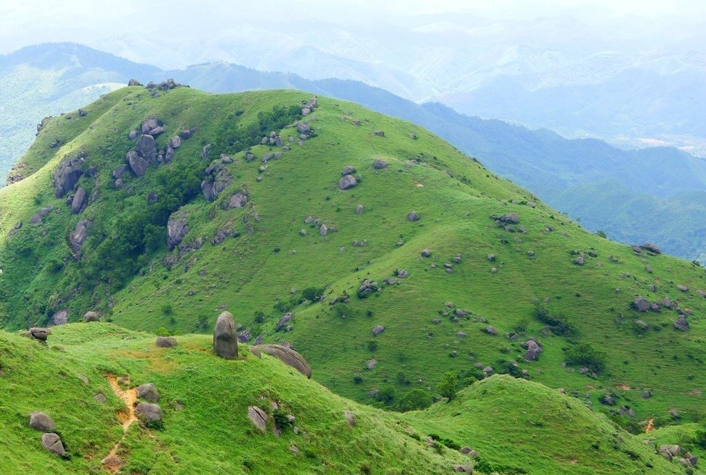 蚂蚁再探神秘的石头村,跨越高山龙头岭![恩平市]