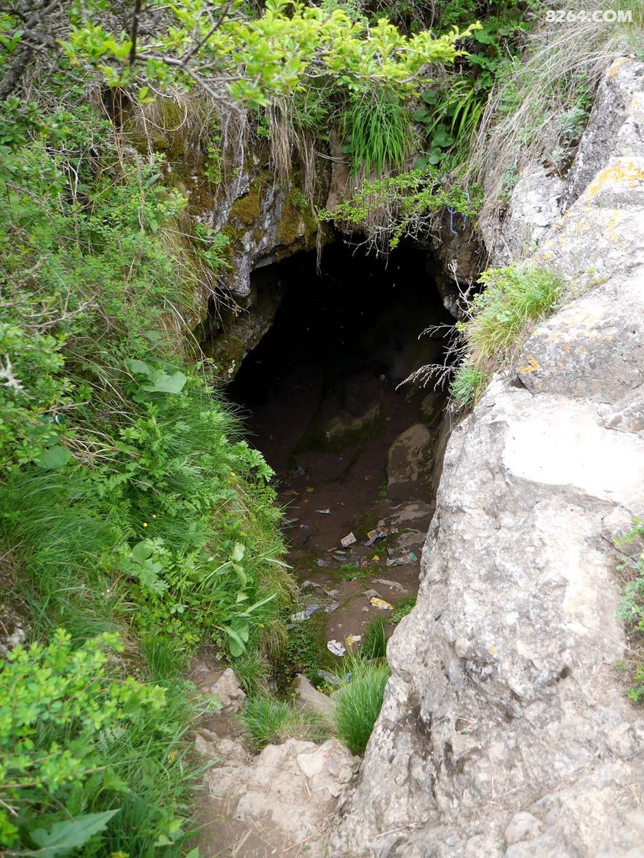 48向北走路西---黑龙洞口