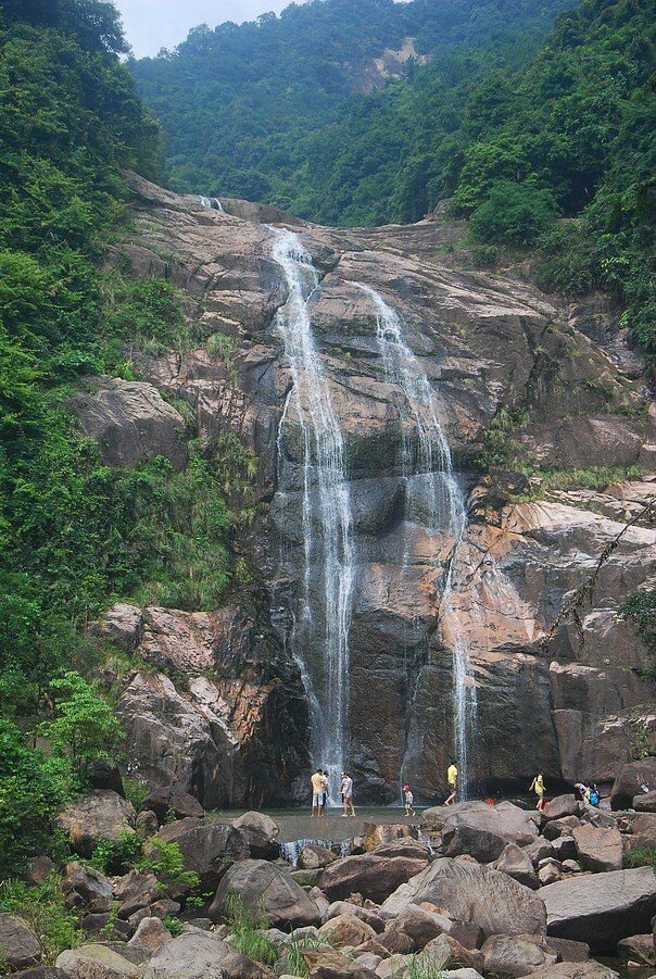 6月28日周日避暑活动,我们一起去清远佛岗观音山奇峰溯溪,泡潭子,摄影