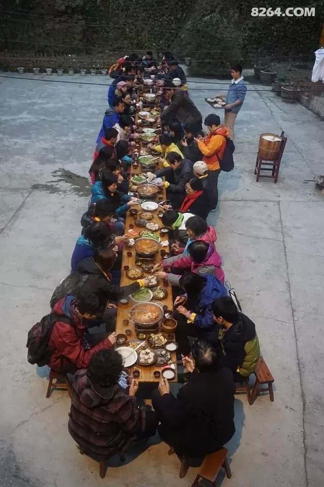 墨戎苗寨 长桌宴 01.jpg