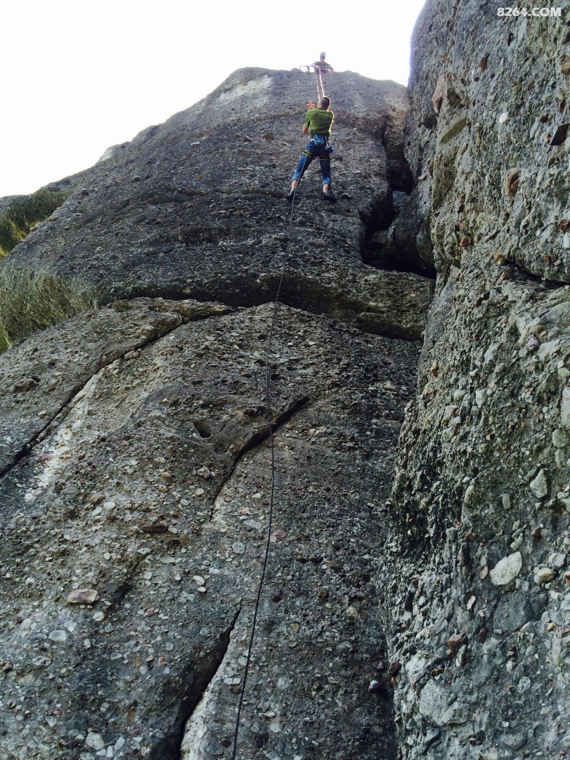 岩舞山越山江油鹰嘴岩攀岩速降