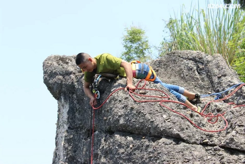 岩舞山越山----江油鹰嘴岩攀岩速降