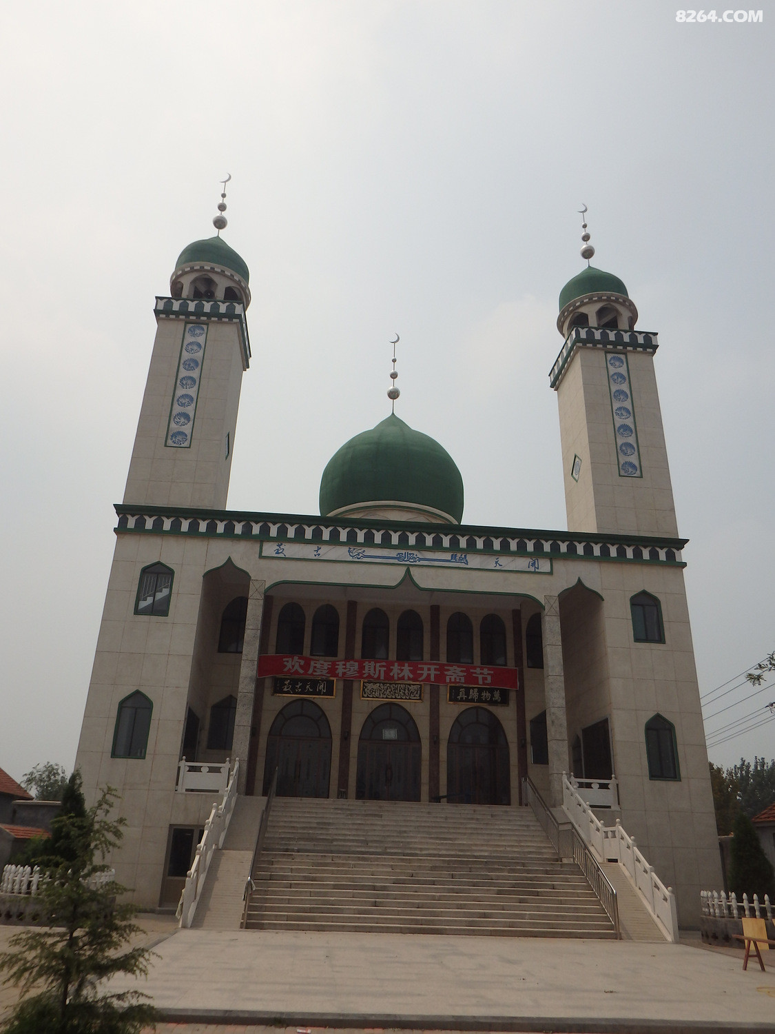 骑行在商河棘城街品棘城老子号包子