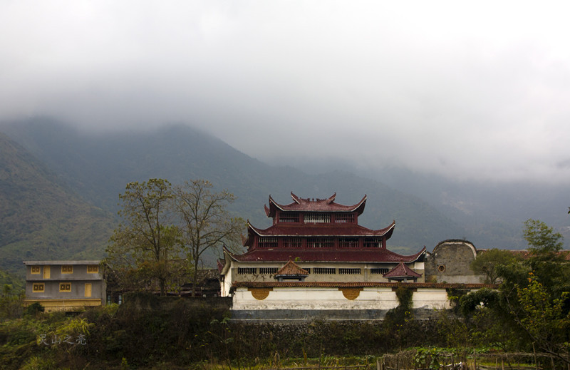 钟灵毓秀是灵山如诗如画是灵山上饶灵山