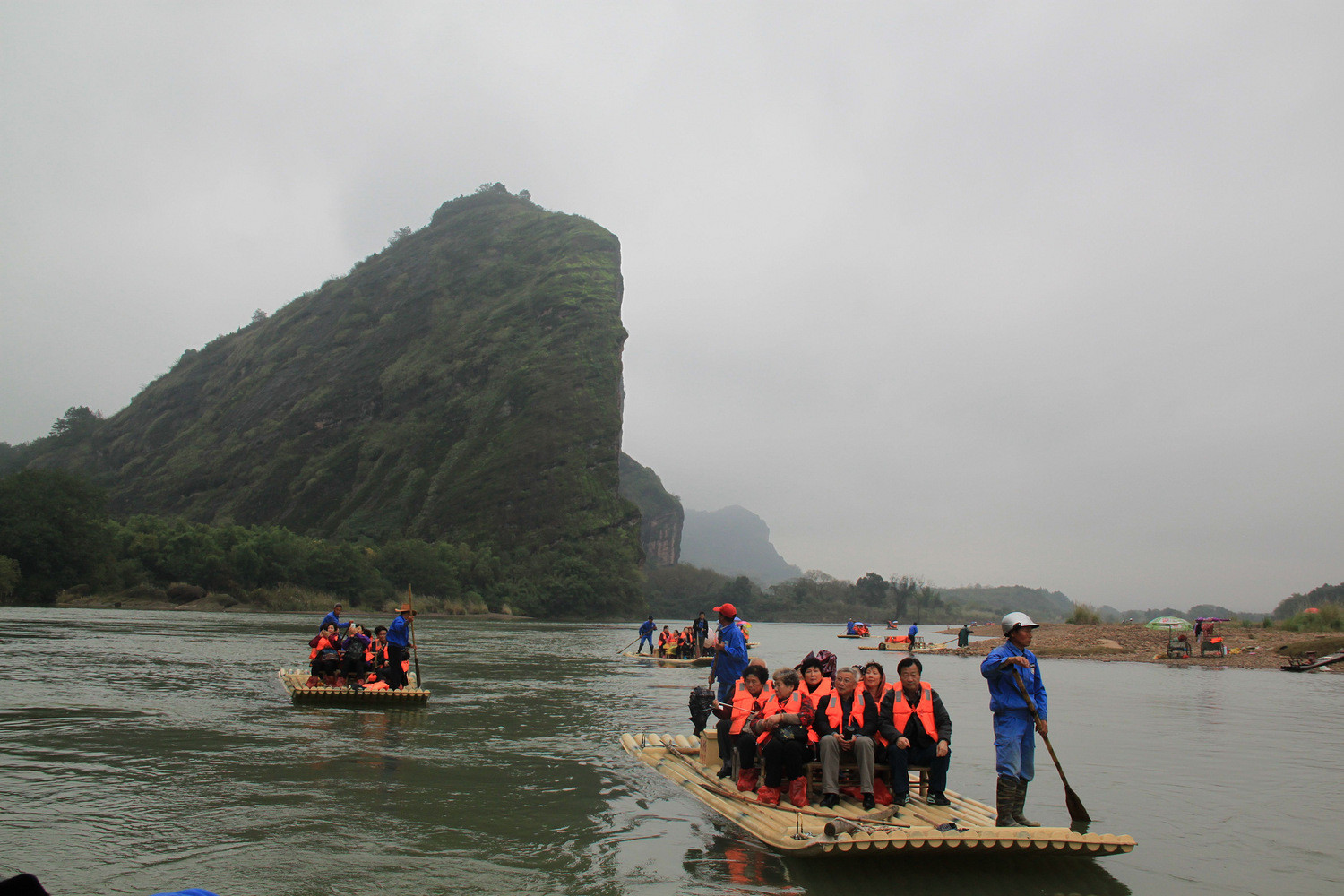 龙虎山泸溪河竹筏漂流