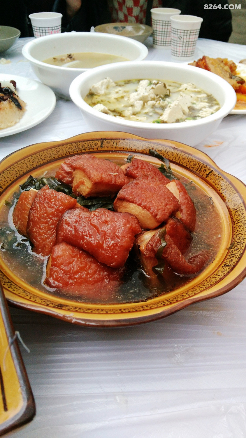 游巴中长滩古镇品特色美食大酥肉