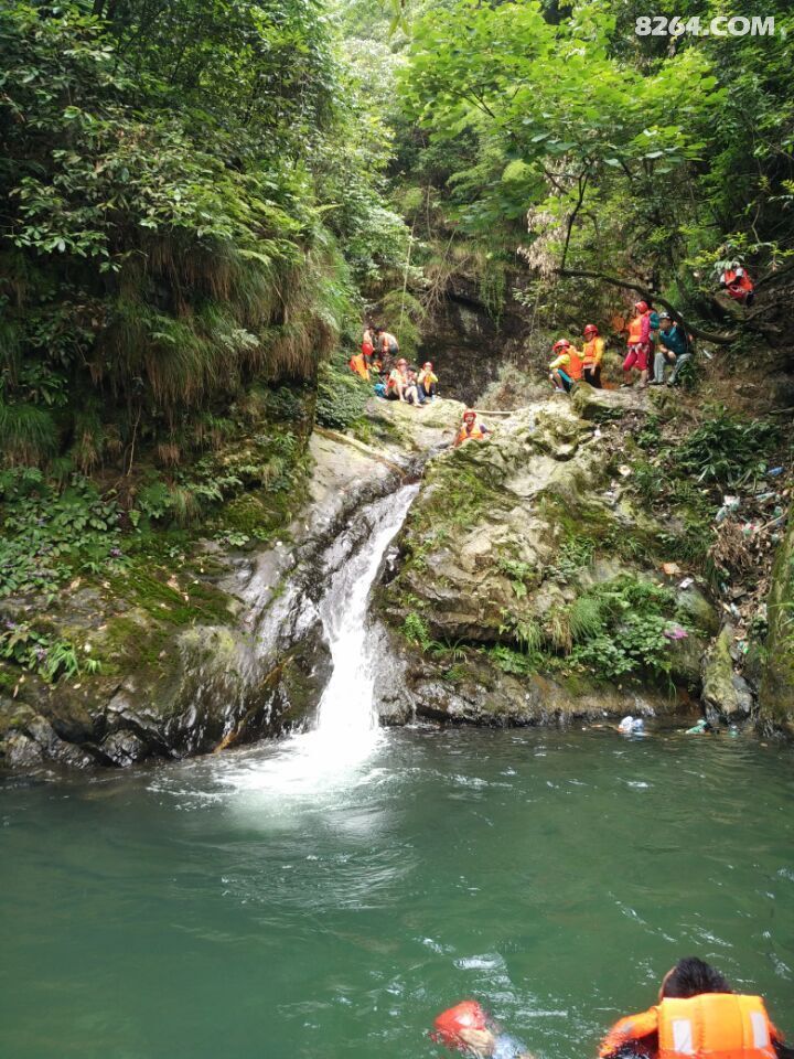 72324粗石雾峡溯溪跳潭玩瀑布2天1夜299车费保险1早1简2正1夜宵烧烤