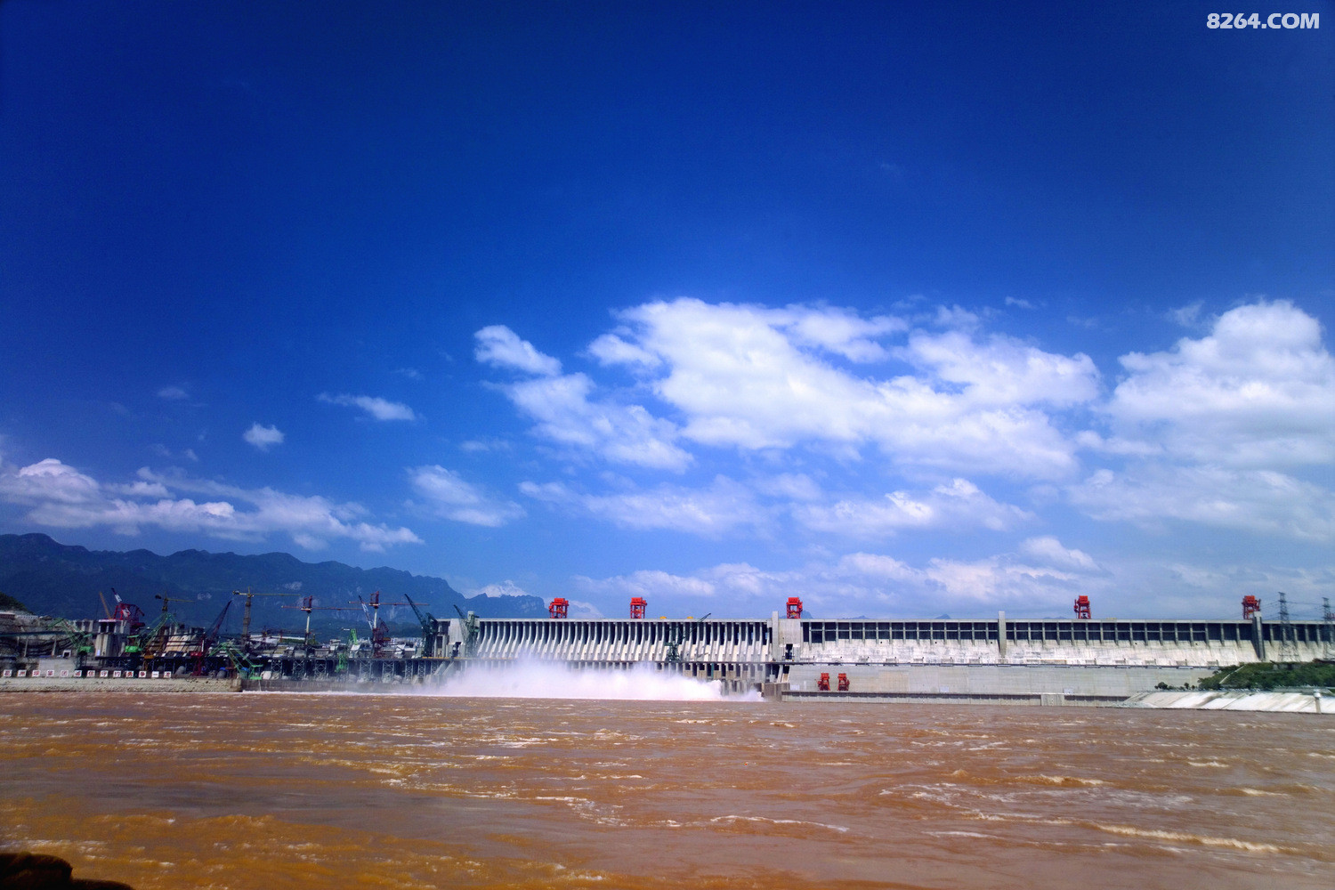 三峡大坝2.jpg