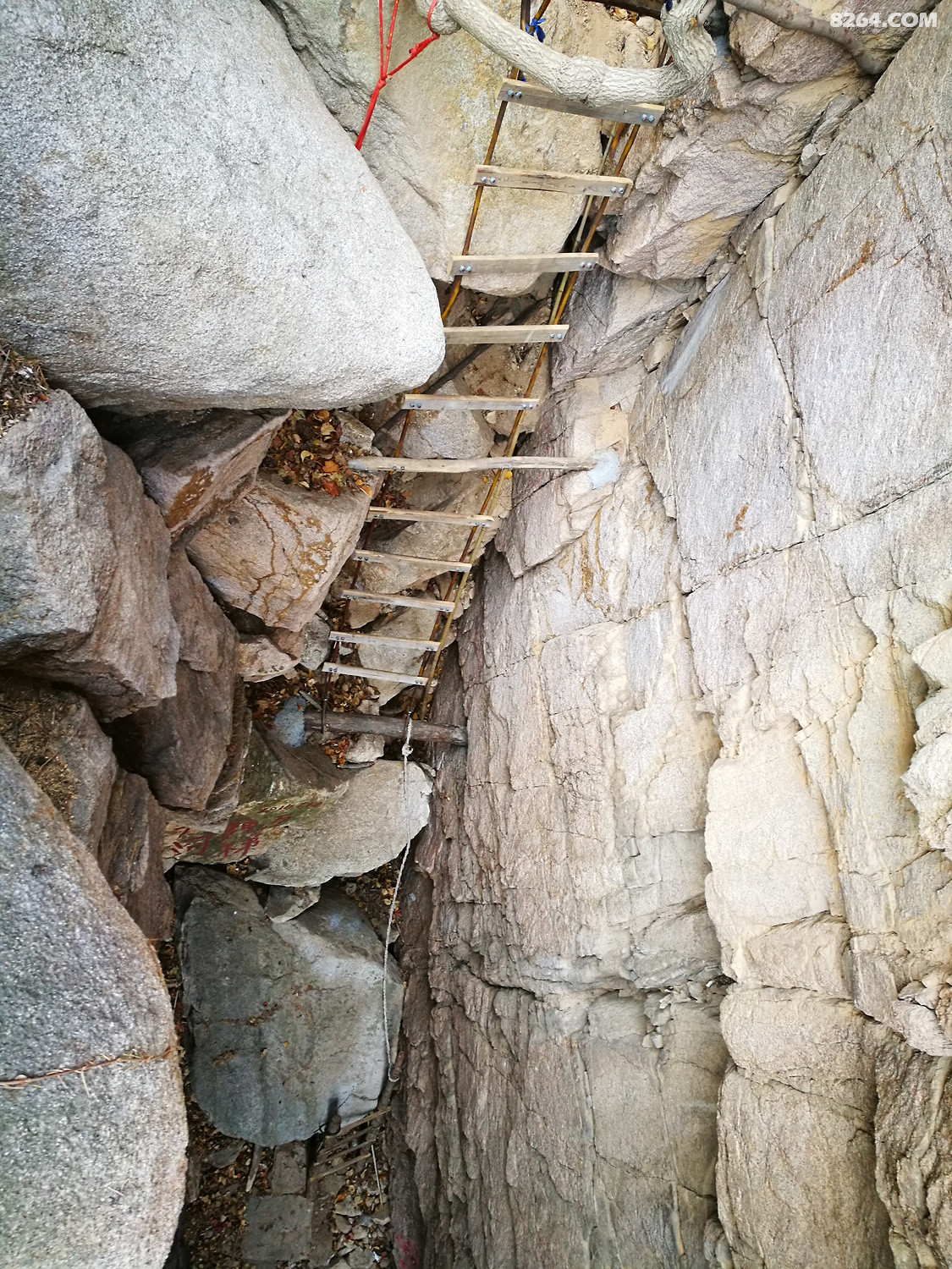 崂山一线天峡谷的绳梯