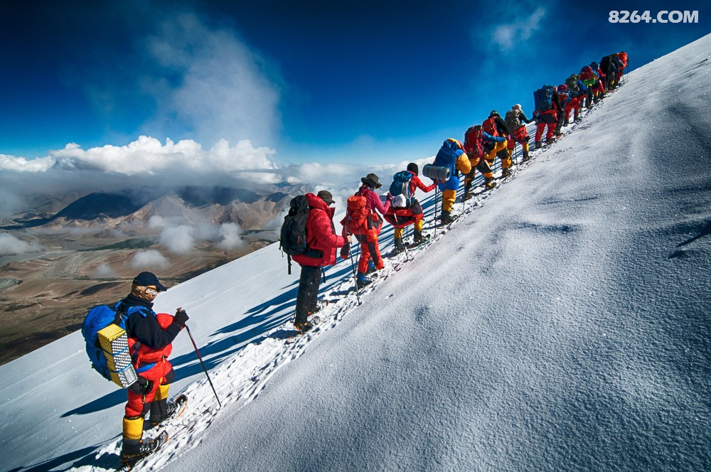 雪山之吻户外高山服务团队2017年新疆冰川之父慕士塔格峰7546米攀登