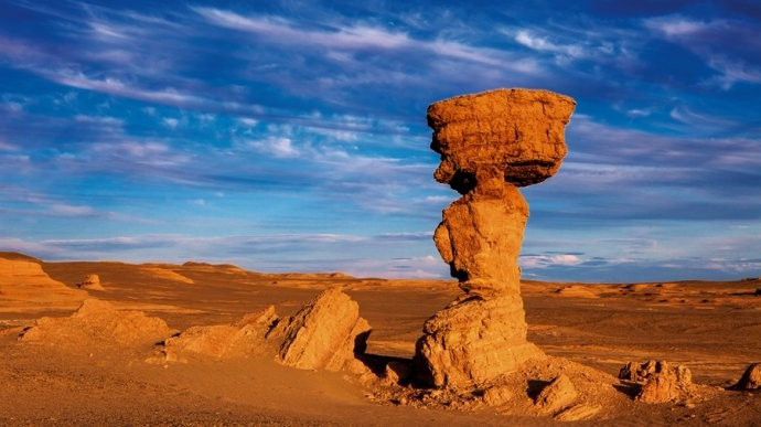 敦煌西行 大漠戈壁中的鬼斧神工