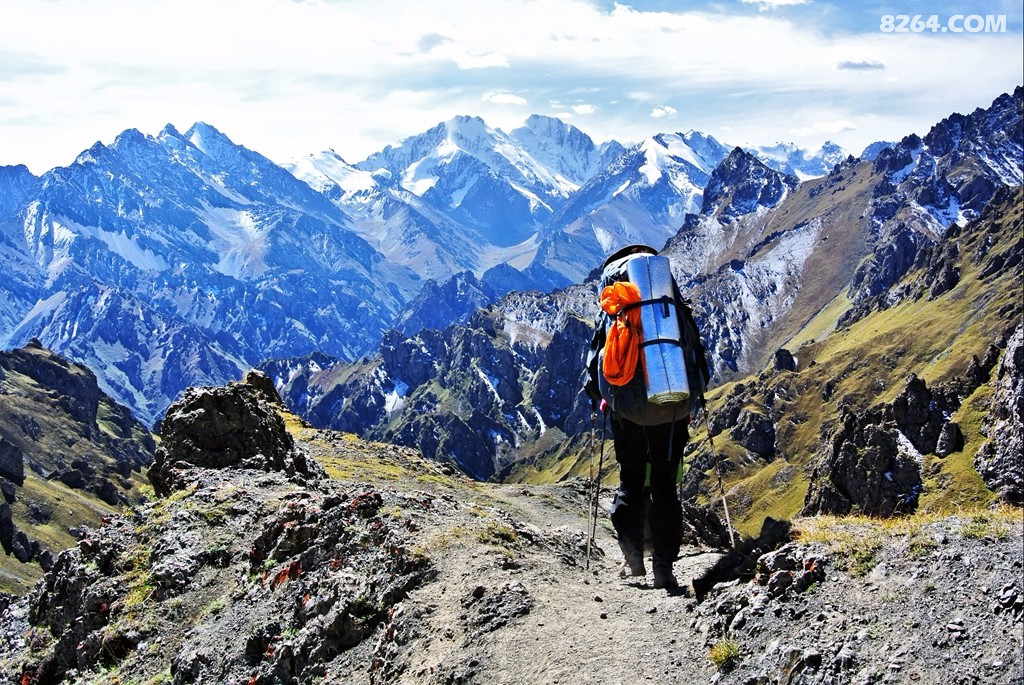 走8户外探险穿越群狼守护的塔山狼塔c线徒步穿越全年五期