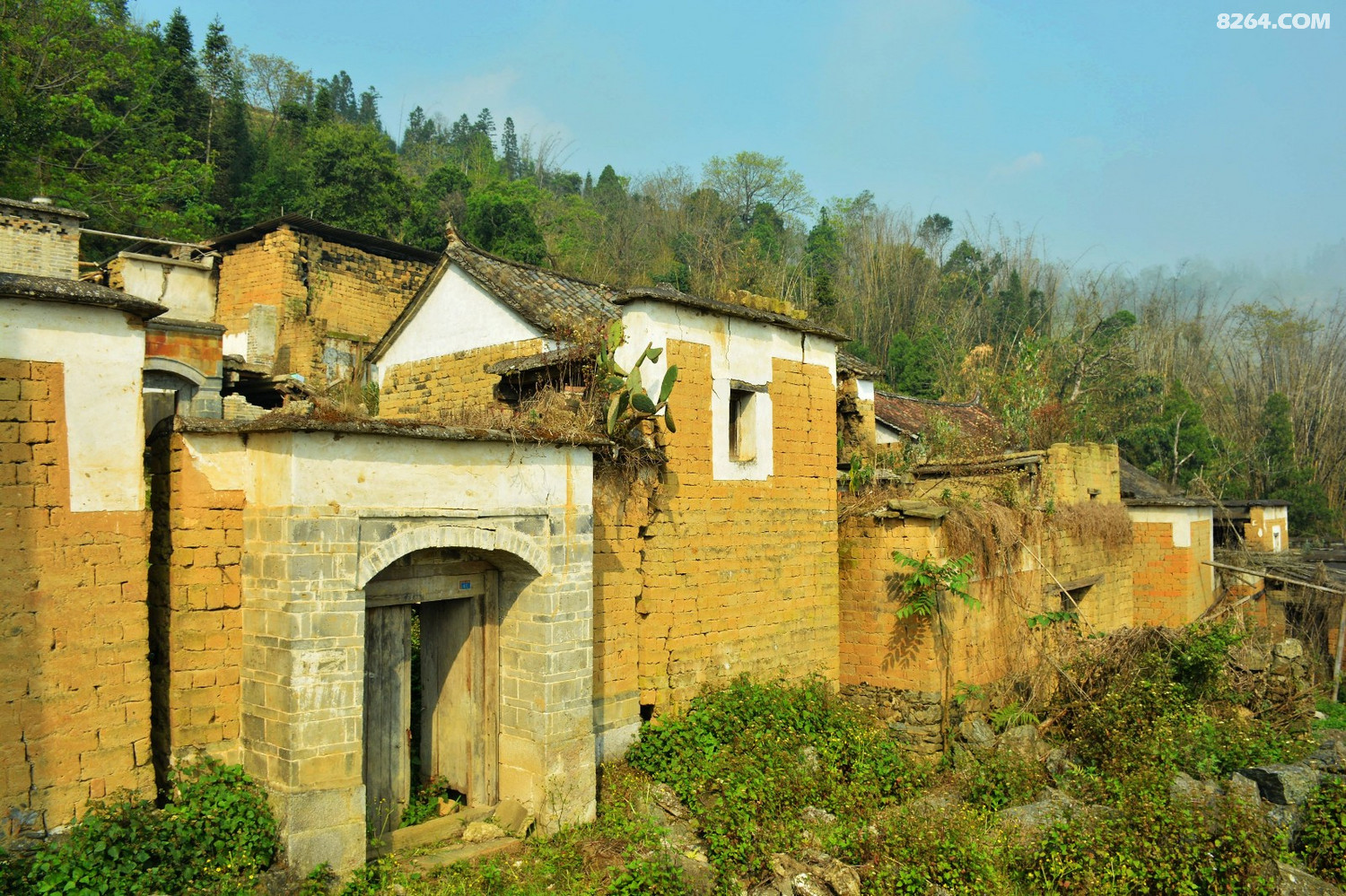 苏红寨红河县宝华镇一座废弃的寨子