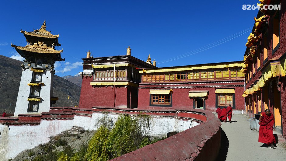 噶举派主寺---洛卓窝隆寺赛卡古托寺九层公子塔色林错达则错恰规错