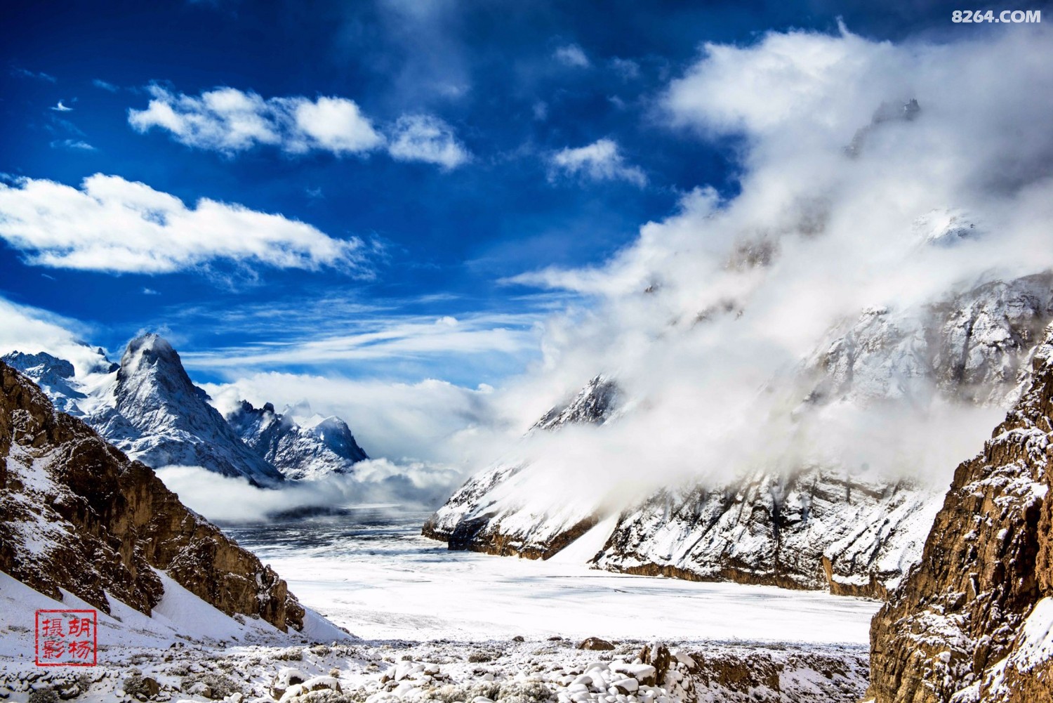 与克什米尔间的一条走向与旁遮普·喜马雅山(大喜马拉雅山脉的一部分