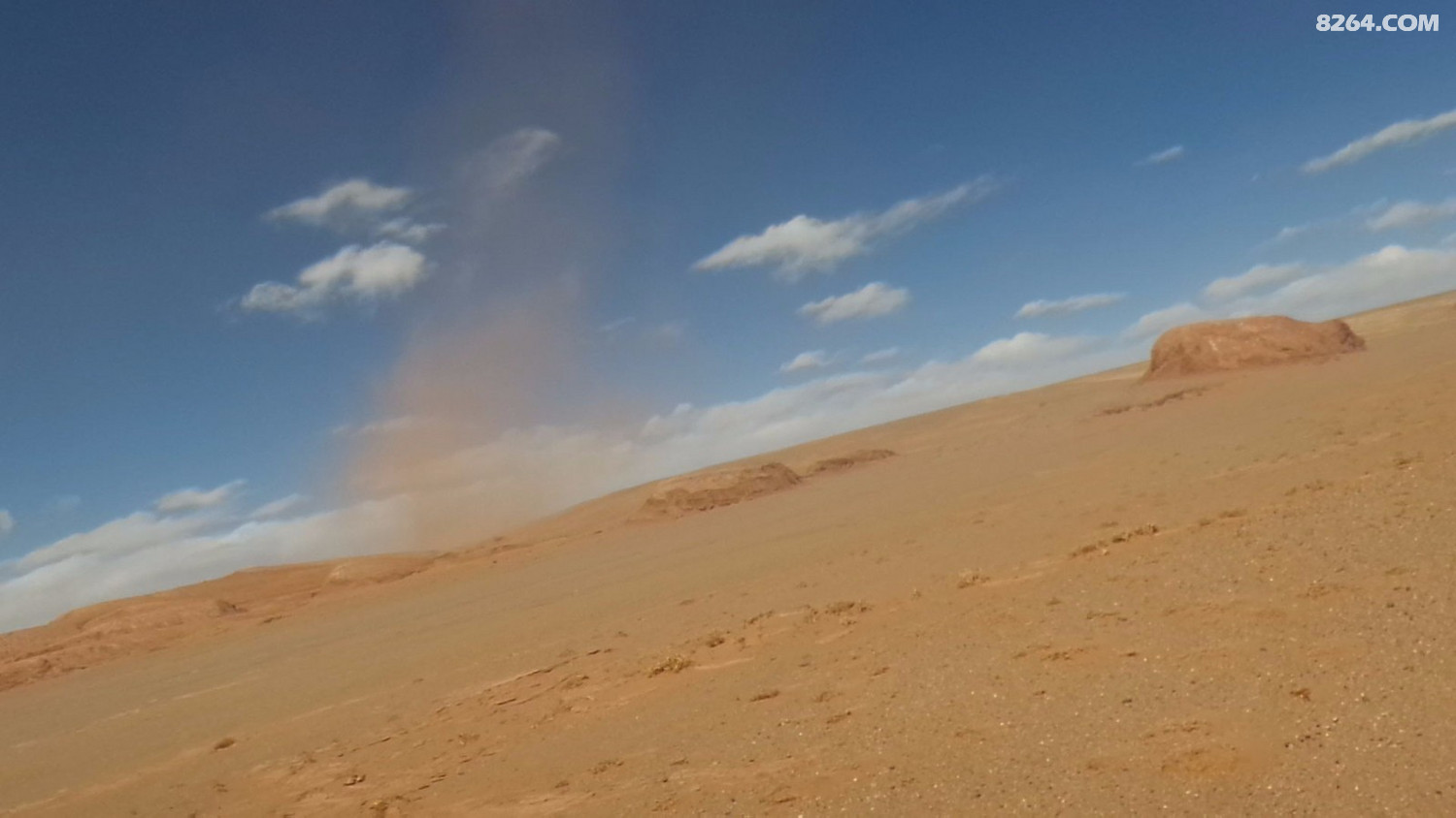 红褐色的山,红褐色的地,红褐色的土!