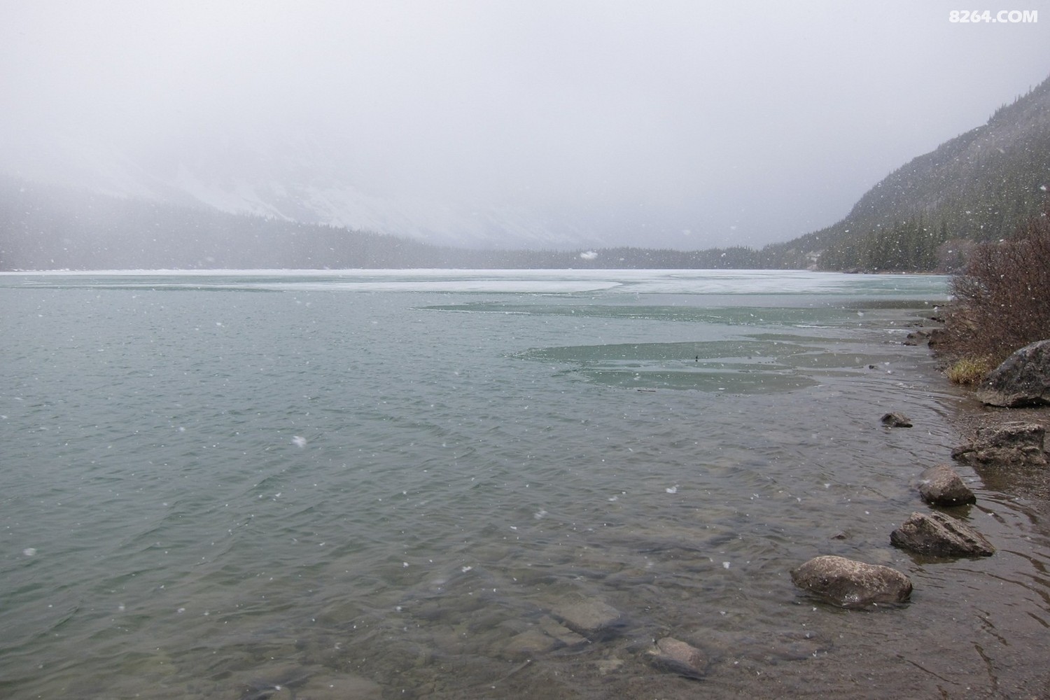 ѩӵwaterflow lake.jpg
