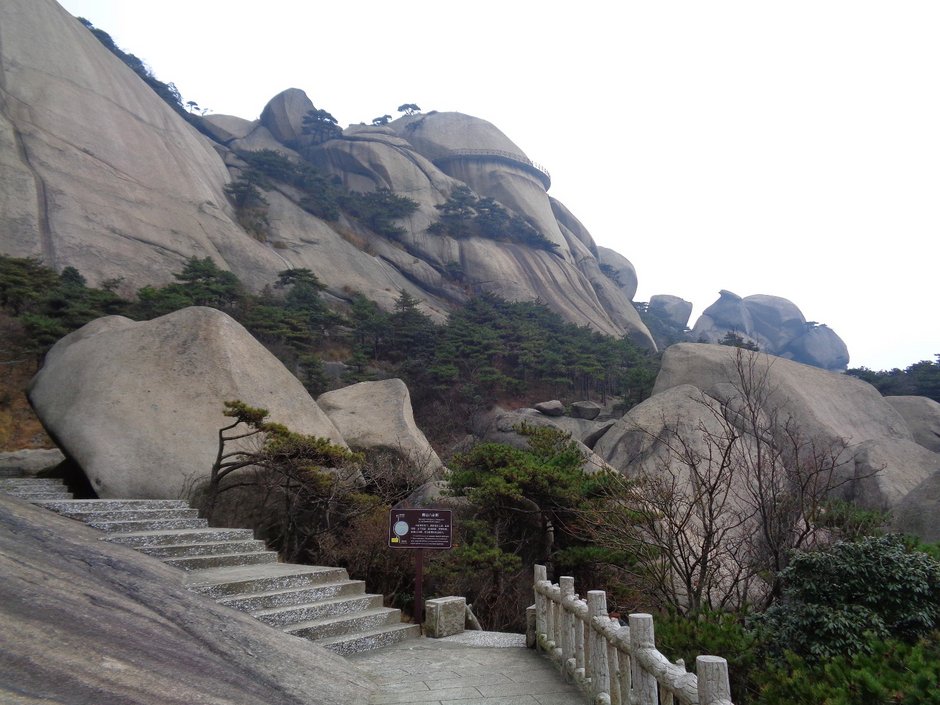 天柱山有五寨:东关寨,西关寨,南关寨,北关寨和总关寨.