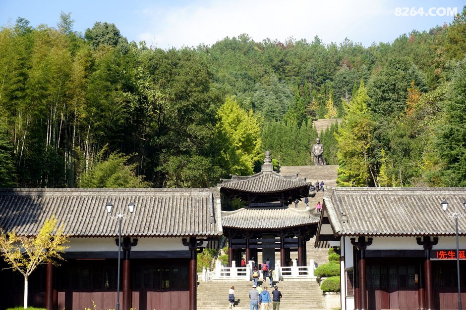 两地驴友畅游禅源圣地赵朴初文化公园