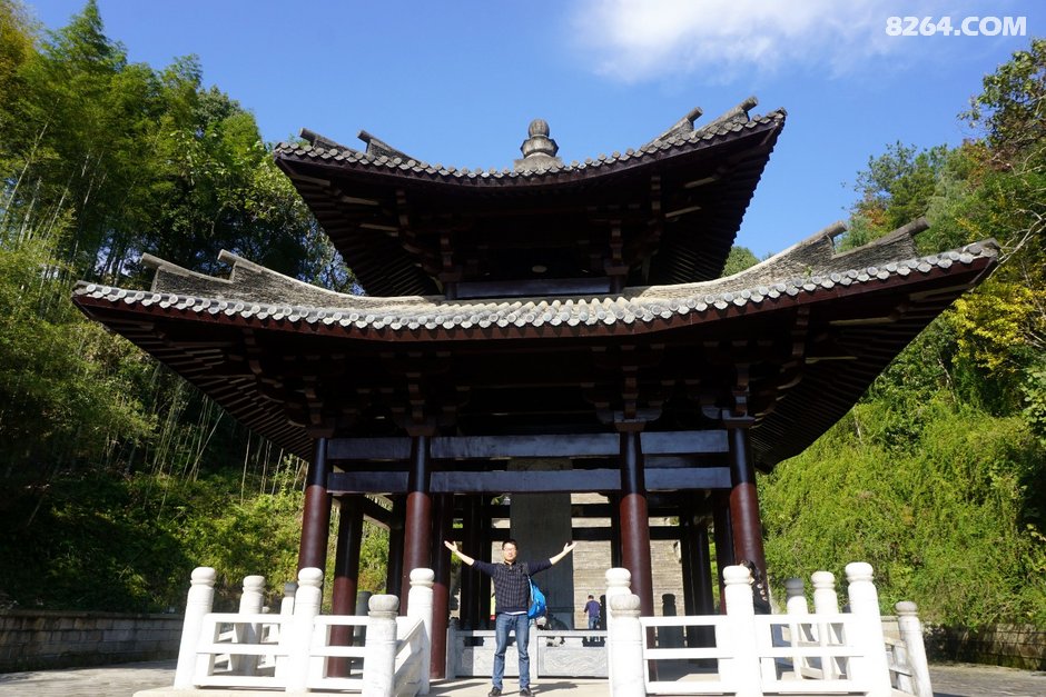 两地驴友畅游禅源圣地赵朴初文化公园