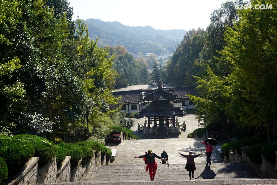 两地驴友畅游禅源圣地赵朴初文化公园