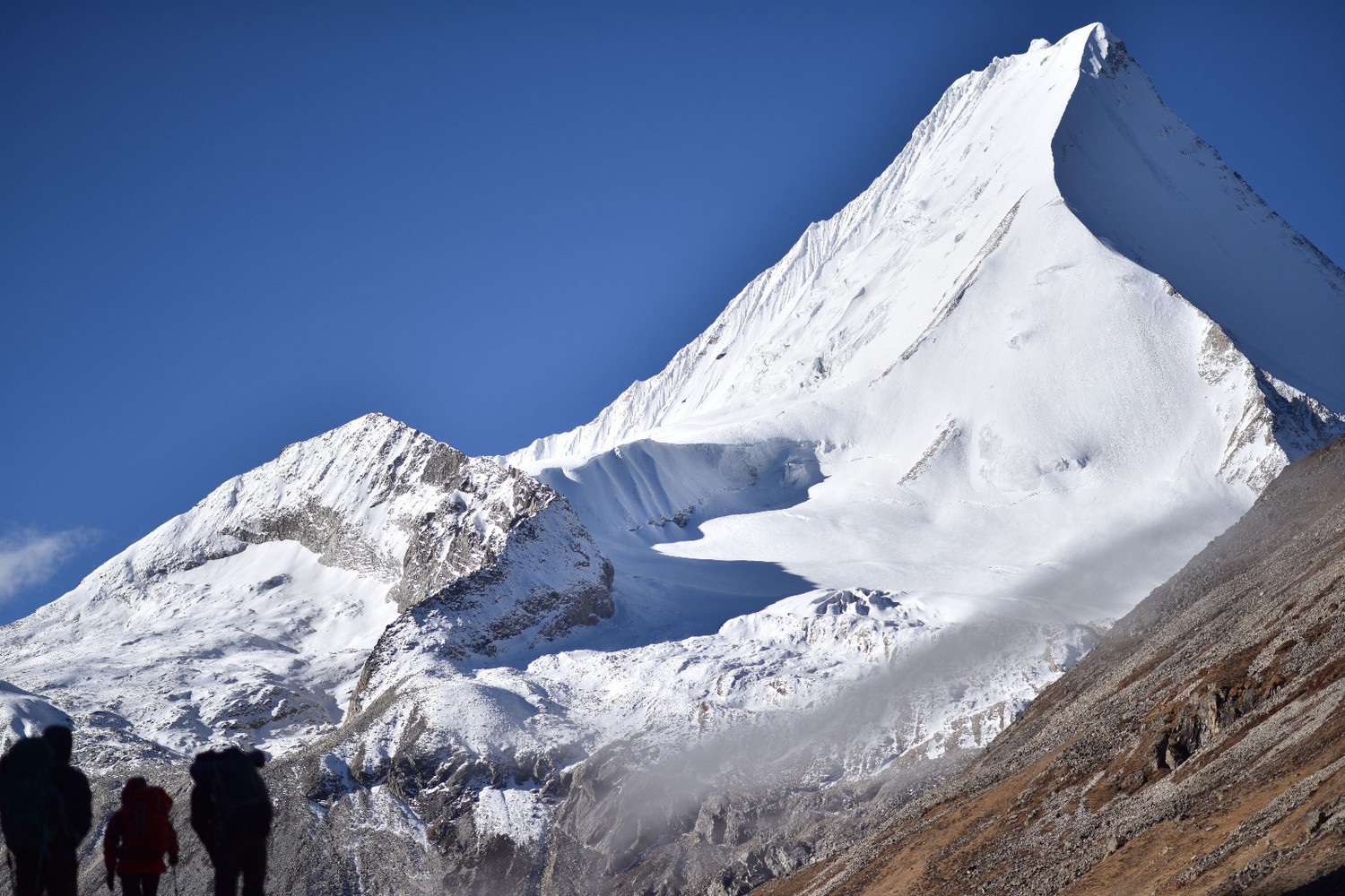 山南以南,绝美雪山库拉岗日徒步之旅
