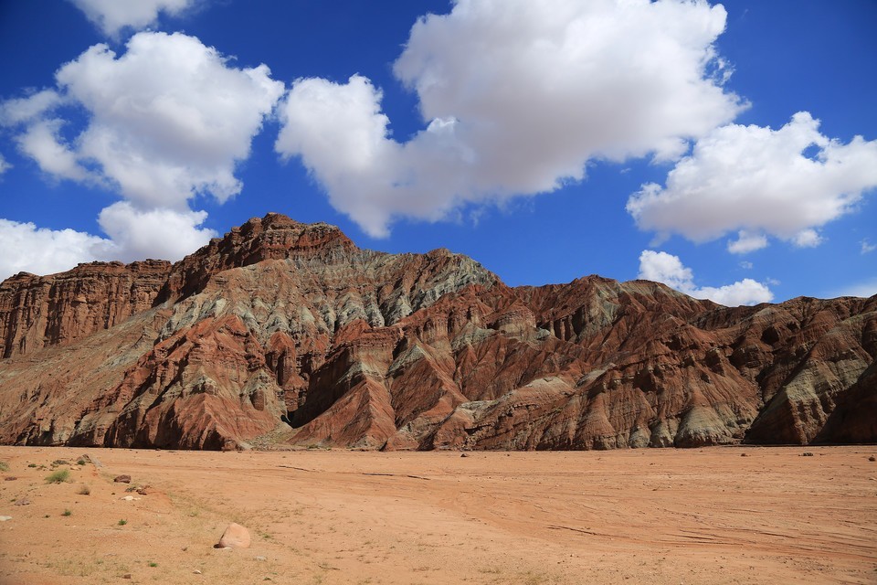 新疆戈壁滩 (3).jpg