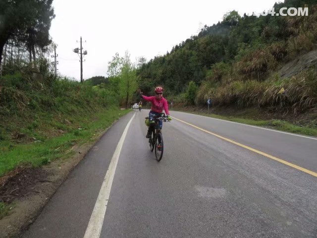 破坏哦户外环境是大家最需要保护的,时刻注意自己的垃圾自己带出山外