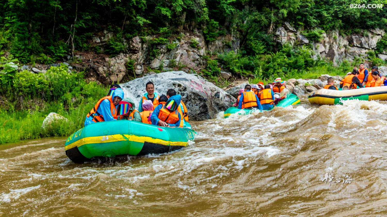 辽宁激流勇进红河谷漂流记