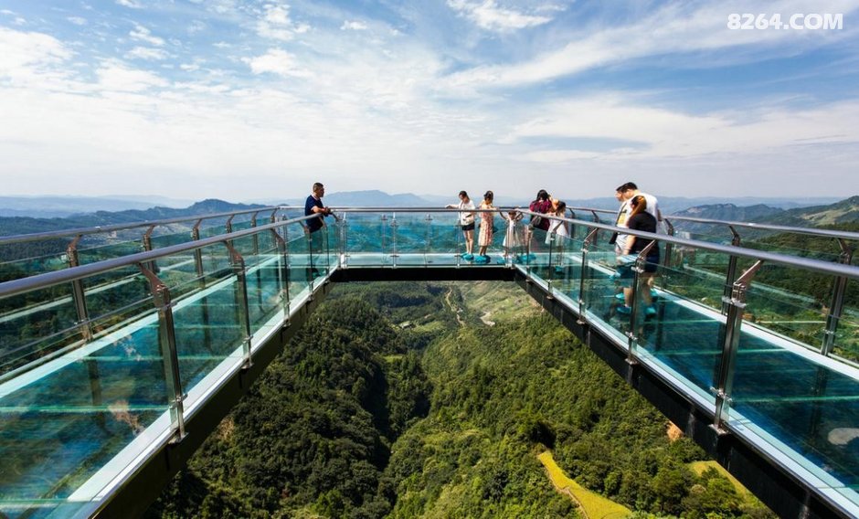 重庆高空玻璃桥盘点,超刺激!去的人都被吓哭了!你敢挑战吗?