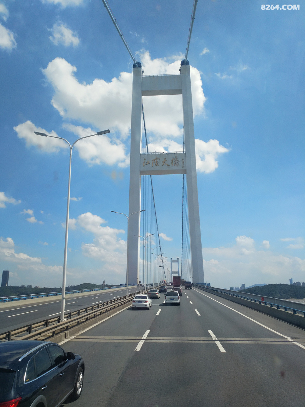 天气越来越好,在车上拍江阴大桥.