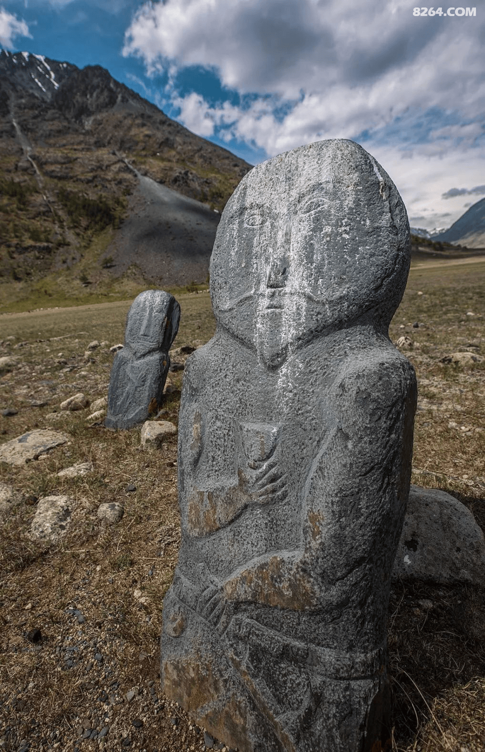 文艺新疆神秘的伊犁河谷草原石人是谁的英雄吗