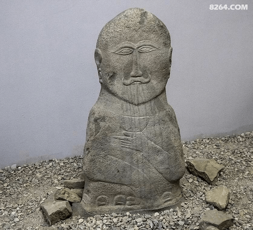 文艺新疆 | 神秘的伊犁河谷草原石人,是谁的英雄吗?