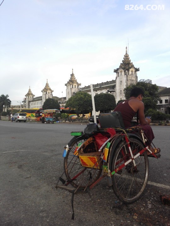 yangon railway station.jpg
